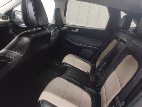 Certified 2022 Ford Escape Titanium w/ Titanium Premium Package image 24