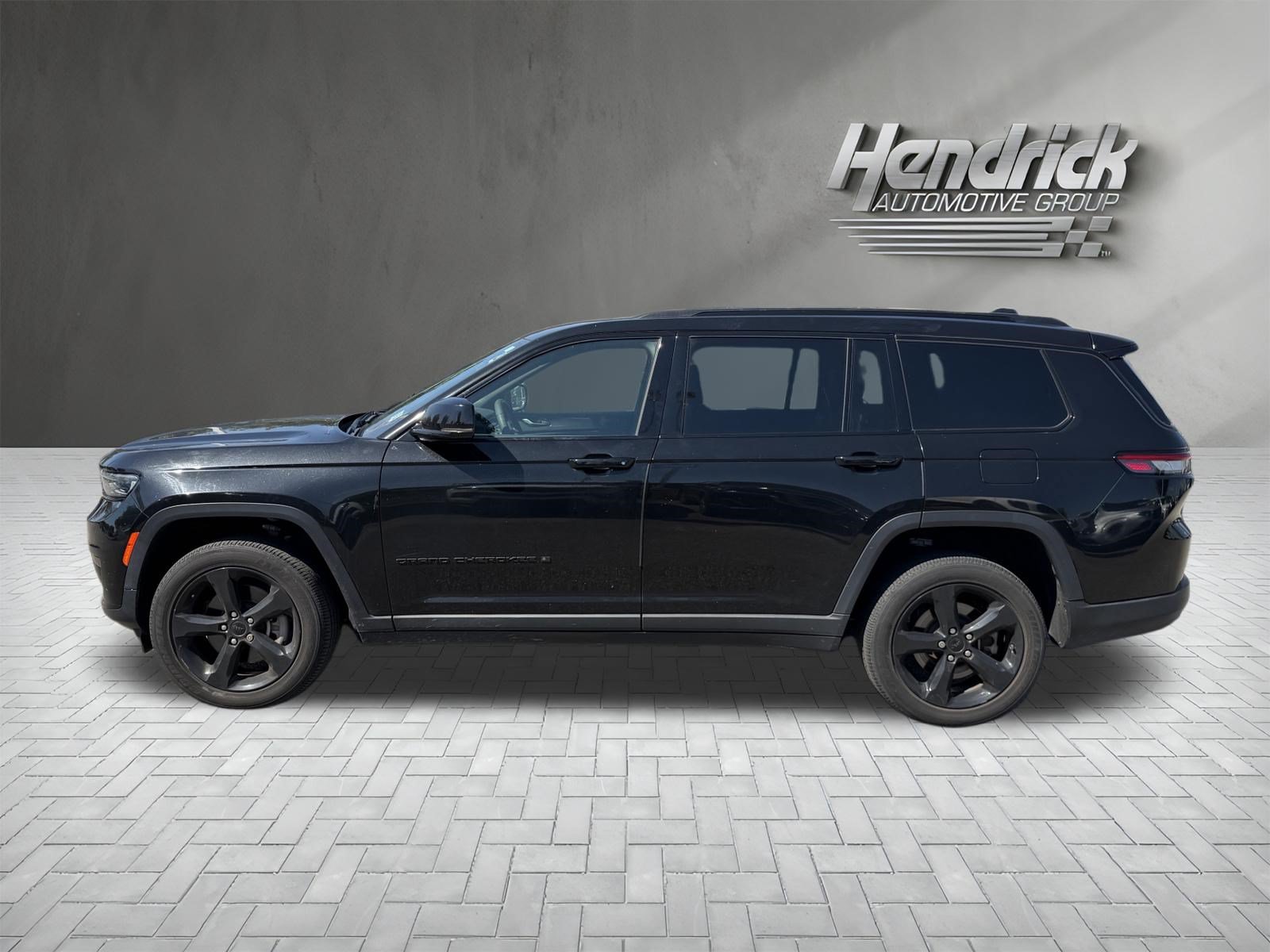 Used 2023 Jeep Grand Cherokee L Laredo AWD/4WD image 6