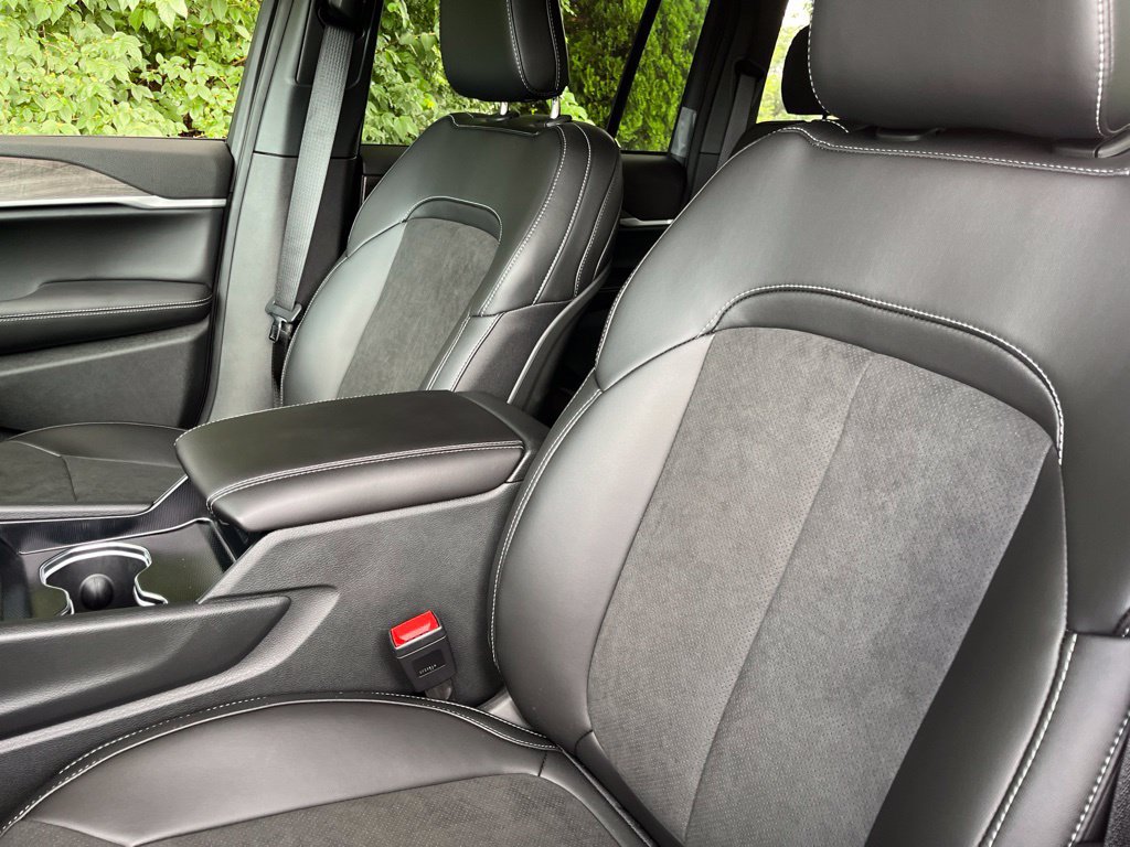 New 2026 Jeep Grand Cherokee Altitude AWD/4WD image 5