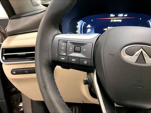 Used 2025 INFINITI QX60 Luxe w/ Vision Package AWD/4WD image 11