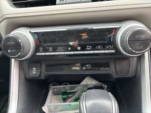 Certified 2019 Toyota RAV4 XLE Premium image 13