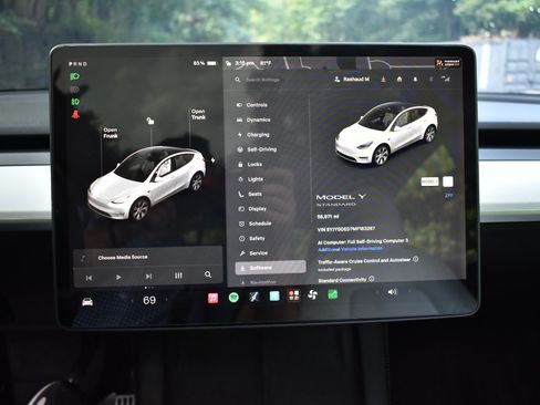 Used 2021 Tesla Model Y 2WD image 22