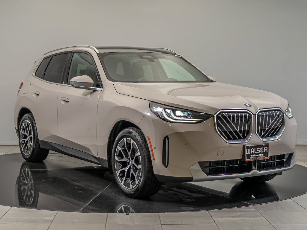 Used 2026 BMW X3 xDrive30i w/ Premium Package AWD/4WD image 3