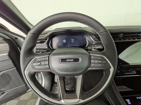 New 2025 Jeep Grand Cherokee L Limited w/ Black Appearance Package image 19