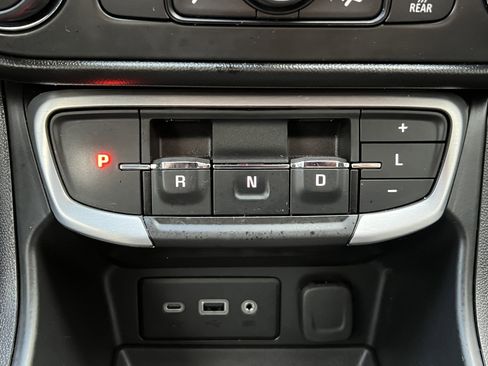 Used 2022 GMC Terrain SLE w/ Driver Convenience Package image 32