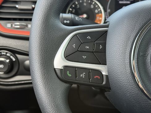 Used 2020 Jeep Renegade Sport image 29