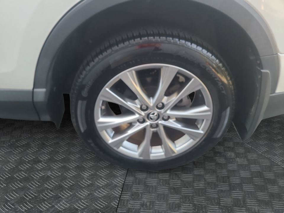 Used 2018 Toyota RAV4 Limited w/ Advanced Technology Package AWD/4WD image 26