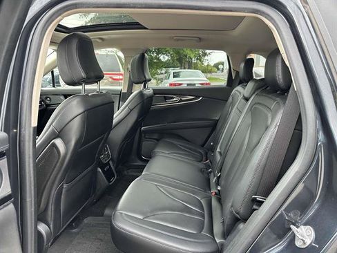 Used 2021 Lincoln Nautilus Reserve AWD/4WD image 31