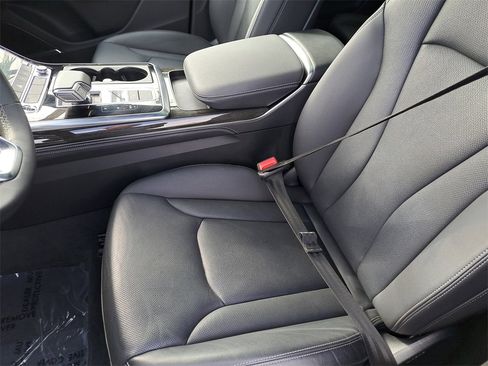 Certified 2024 Audi Q8 Premium Plus image 17