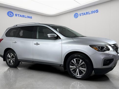 Used 2020 Nissan Pathfinder SV image 12