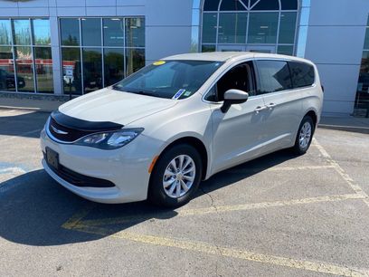 Used 2017 Chrysler Pacifica Touring w/ Tire & Wheel Group