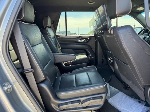 Used 2022 GMC Yukon SLT AWD/4WD image 13