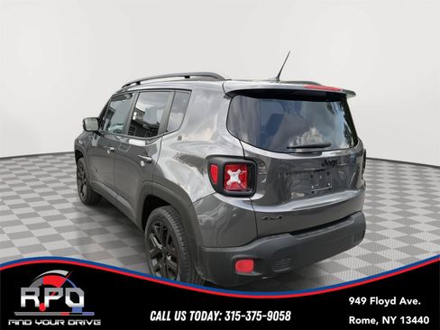 Used 2017 Jeep Renegade Altitude AWD/4WD image 8