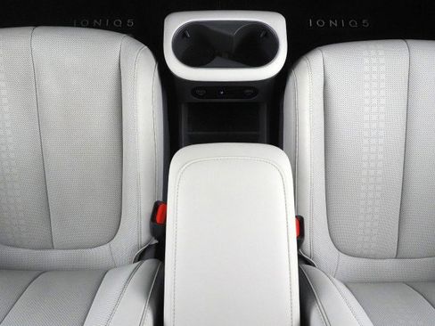 Used 2024 Hyundai Ioniq 5 Limited image 26