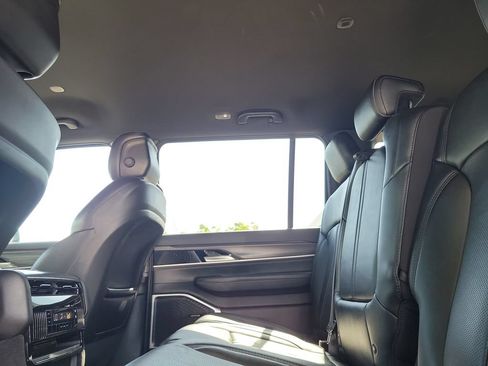 Used 2024 Jeep Wagoneer Series II w/ Flexible Seating Group RWD image 13