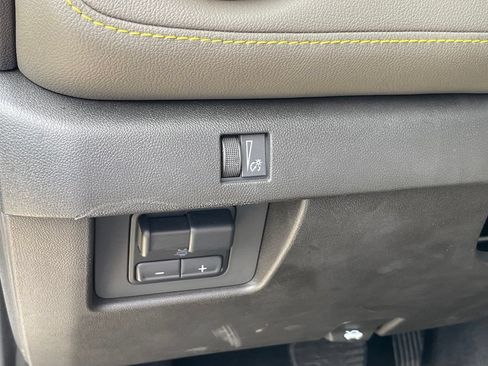 Used 2023 Chevrolet Colorado ZR2 w/ ZR2 Convenience Package III AWD/4WD image 12