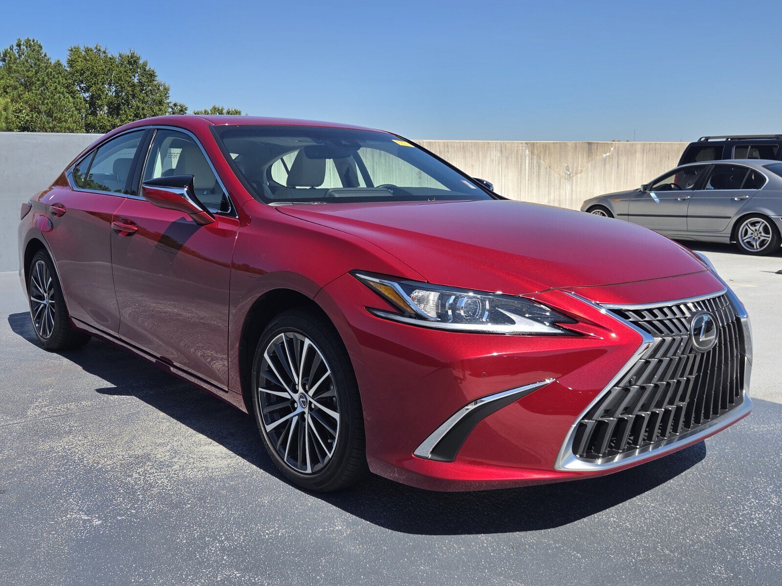 Used 2025 Lexus ES 350 w/ Premium Package FWD image 7
