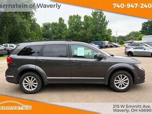 Used 2017 Dodge Journey SXT w/ Comfort/Convenience Group FWD image 17