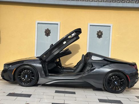 Used 2019 BMW i8 Roadster image 22