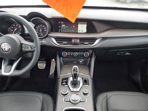Used 2023 Alfa Romeo Stelvio Ti image 15