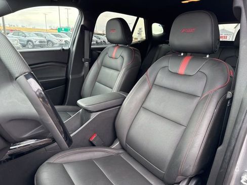 Used 2025 Chevrolet Trax RS w/ Sunroof Package image 8