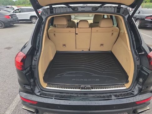 Used 2016 Porsche Cayenne AWD/4WD image 12