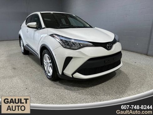 Used 2021 Toyota C-HR LE FWD image 1