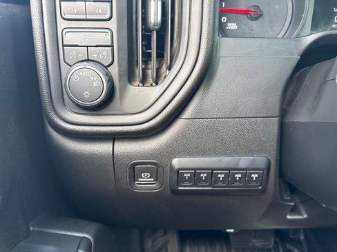 Used 2021 Chevrolet Silverado 2500 W/T w/ WT Convenience Package AWD/4WD image 14