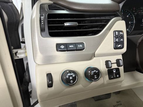 Used 2018 GMC Yukon XL Denali w/ Denali Ultimate Package image 11