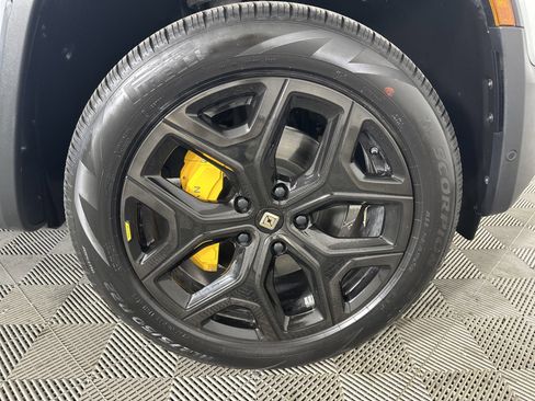 Used 2023 Rivian R1S Adventure image 12