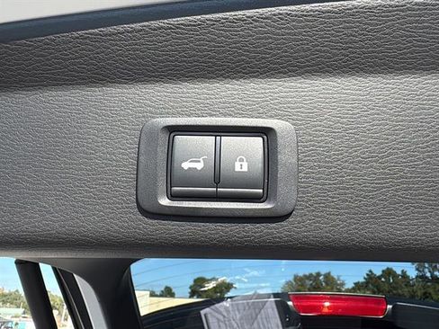 New 2025 Mitsubishi Outlander SEL image 13