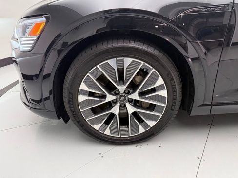 Used 2024 Audi Q8 e-tron Prestige w/ Prestige Package image 41