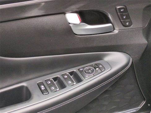 Used 2022 Hyundai Santa Fe Limited image 25