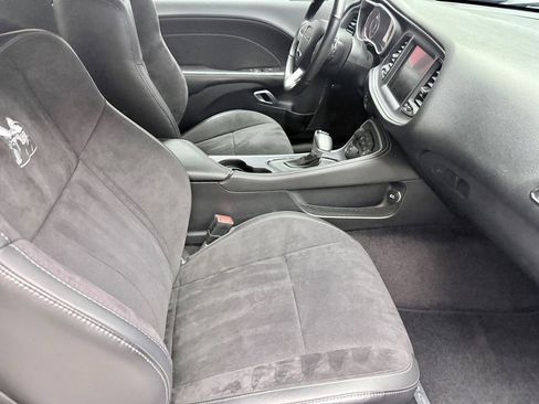 Used 2016 Dodge Challenger R/T Scat Pack w/ Leather Interior Group image 11