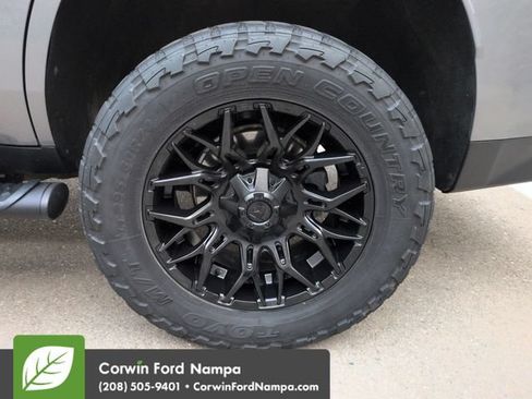 Used 2021 Chevrolet Tahoe Z71 AWD/4WD image 32