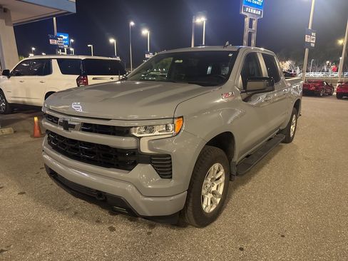 Used 2024 Chevrolet Silverado 1500 RST image 2