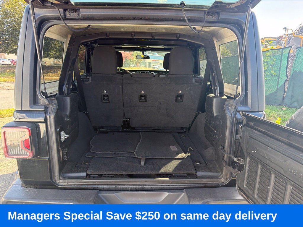 Used 2020 Jeep Wrangler Unlimited Sahara AWD/4WD image 26