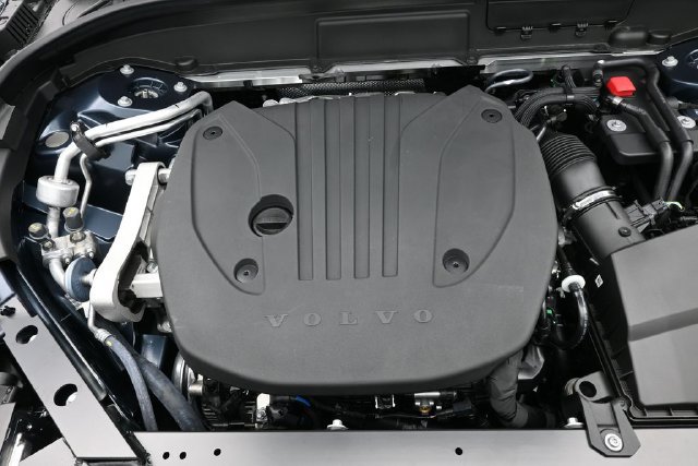 New 2027 Volvo XC60 B5 Plus AWD/4WD image 36