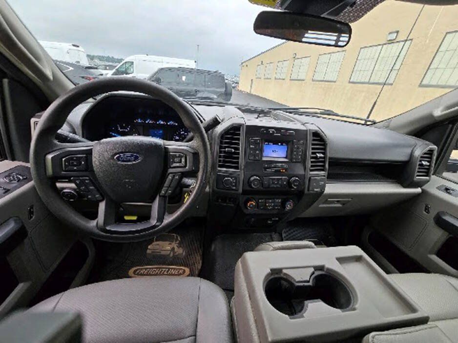 Used 2022 Ford F550 4x4 Regular Cab Super Duty image 13