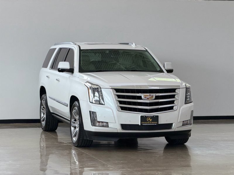 Used 2020 Cadillac Escalade Premium Luxury AWD/4WD image 1