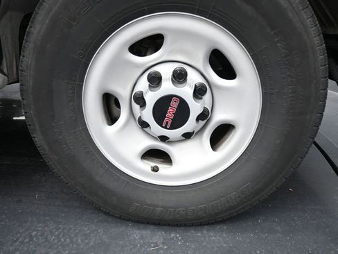 Used 2024 GMC Savana 2500 w/ Driver Convenience Package image 30