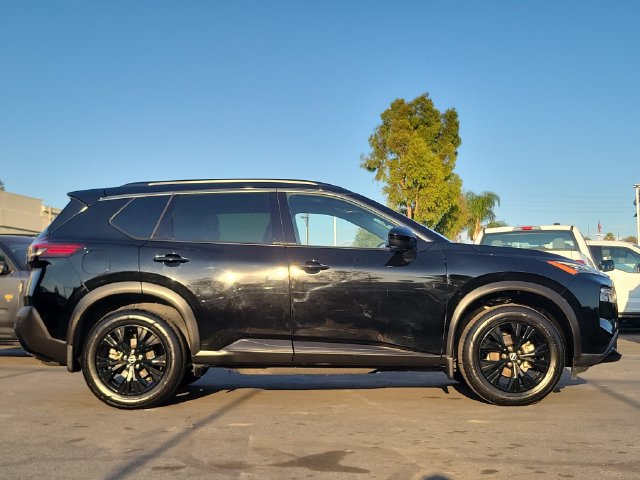 Used 2023 Nissan Rogue SV w/ SV Premium B Package FWD image 31