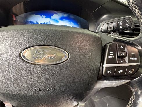 Used 2021 Ford Explorer Platinum w/ Equipment Group 601A AWD/4WD image 23