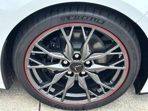 Used 2025 Chevrolet Corvette Stingray Coupe w/ 1LT image 21