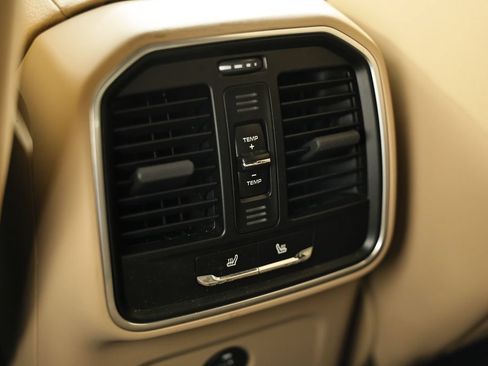 Certified 2026 Porsche Macan AWD/4WD image 28