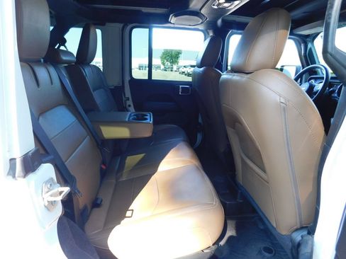 Used 2023 Jeep Wrangler Unlimited Sahara w/ Cold Weather Group AWD/4WD image 5