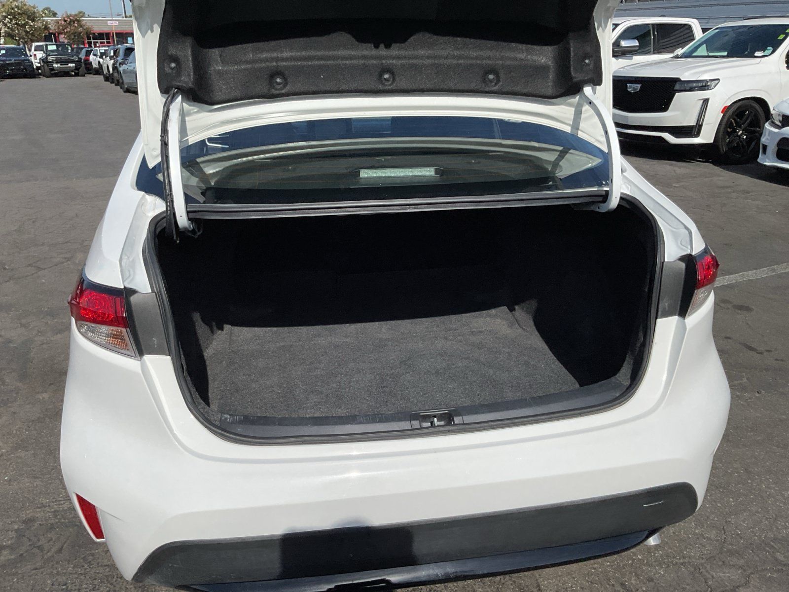 Used 2025 Toyota Corolla LE FWD image 25
