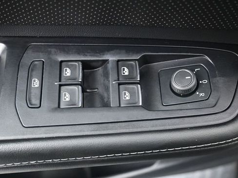 Used 2024 Volkswagen Atlas SE image 8