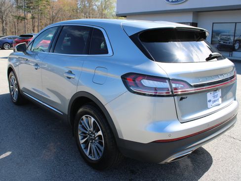 Used 2022 Lincoln Nautilus AWD w/ Premium Package image 8