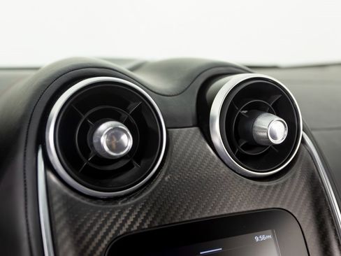 Used 2022 McLaren GT image 16